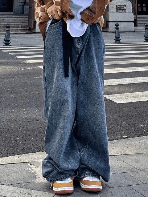 Belted Blue Wash Boyfriend Jeans - HouseofHalley