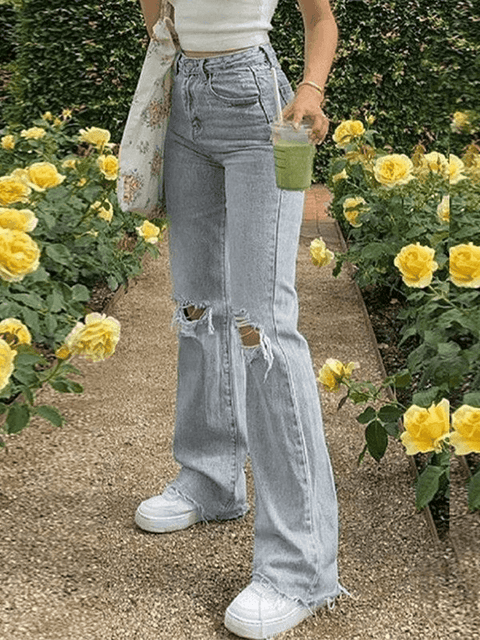 Light Wash Knee Ripped Jeans - HouseofHalley